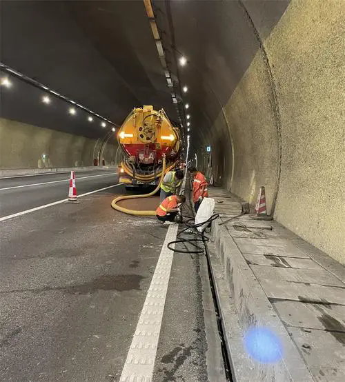 厚街镇隧道排水渠清淤